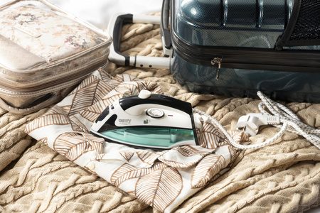 ŻELAZKO TURYSTYCZNE SKŁADANA RĄCZKA 1500W PAROWE CAMRY CR5024